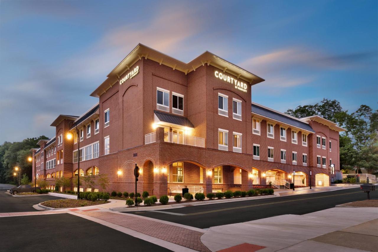 Courtyard By Marriott Atlanta Duluth Downtown Hotel Exterior photo